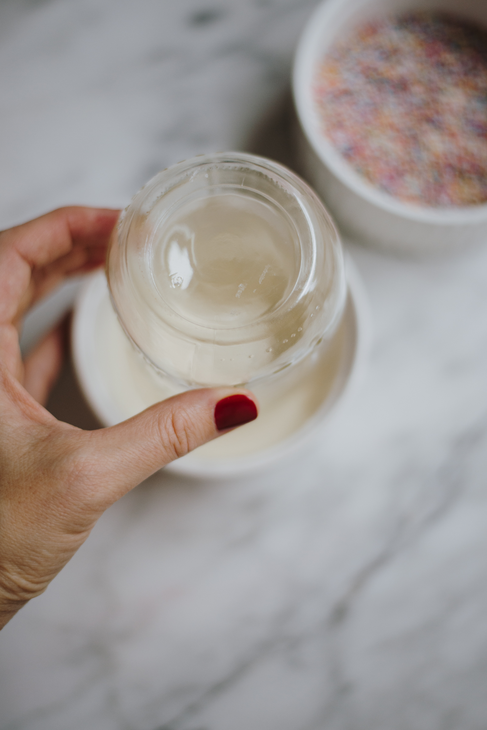 tae mason jar and dip in melted white chocolate