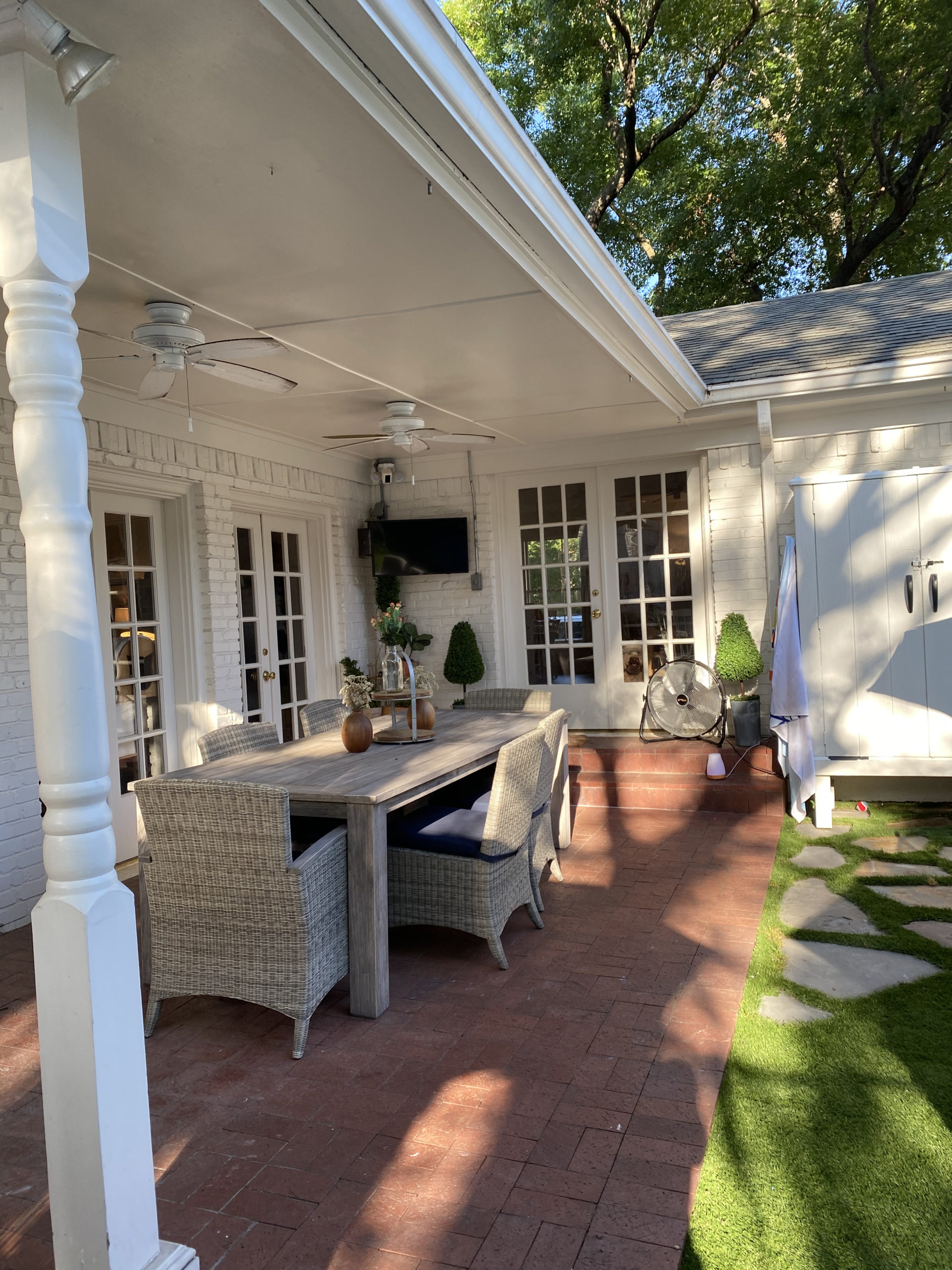 fake grass patio 1