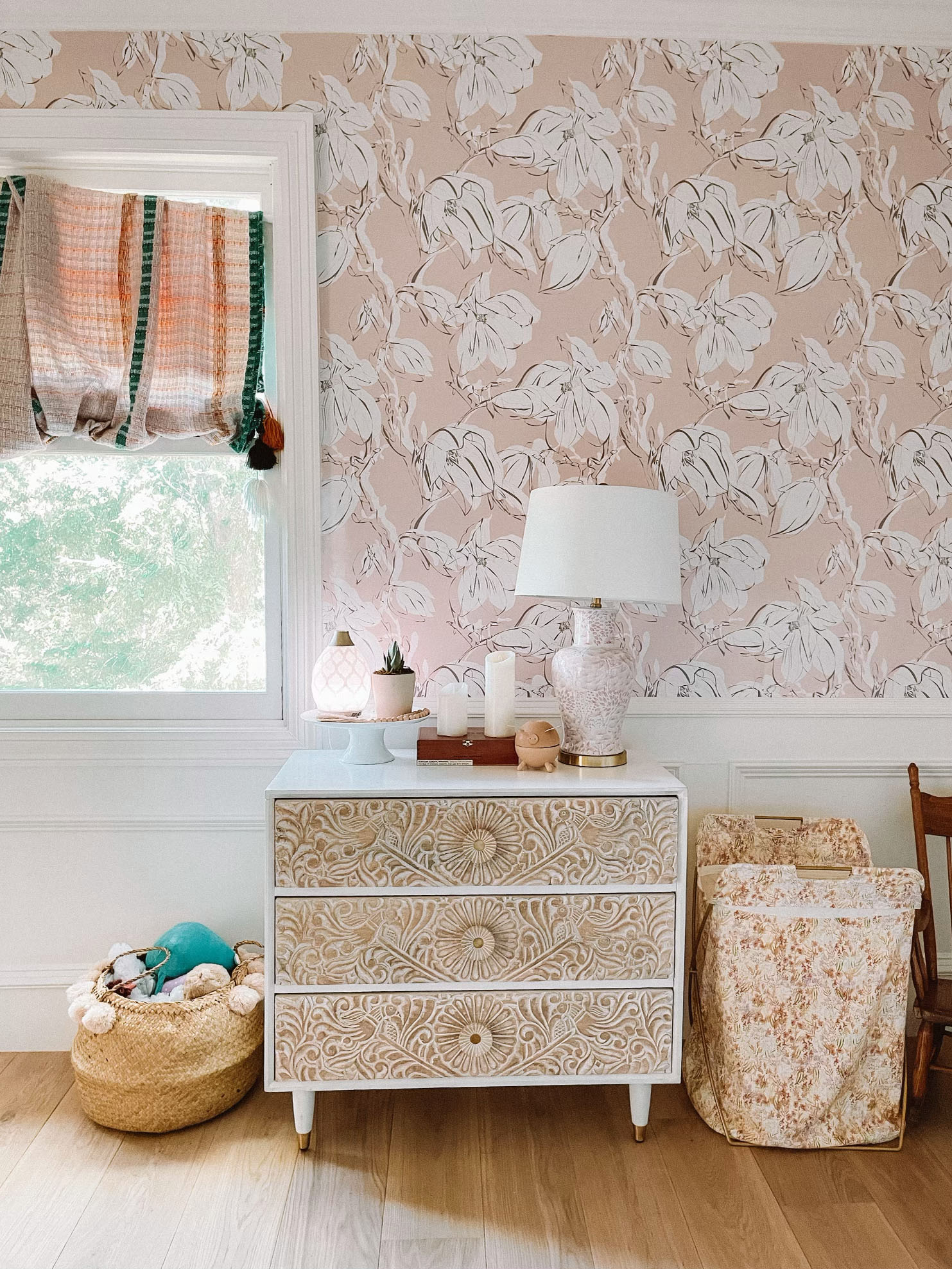 girls room wallpaper floral