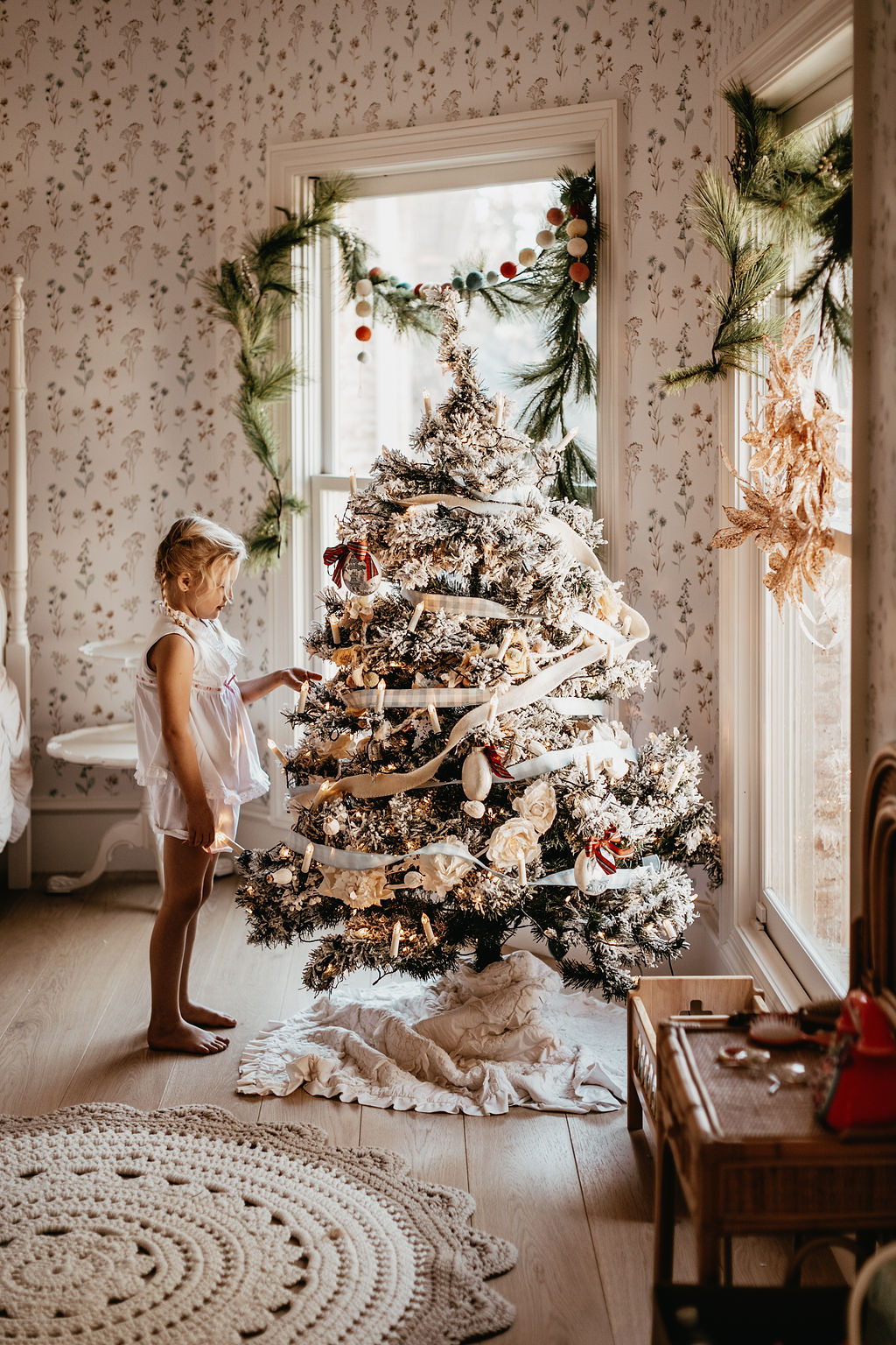 little girl room christmas decor 