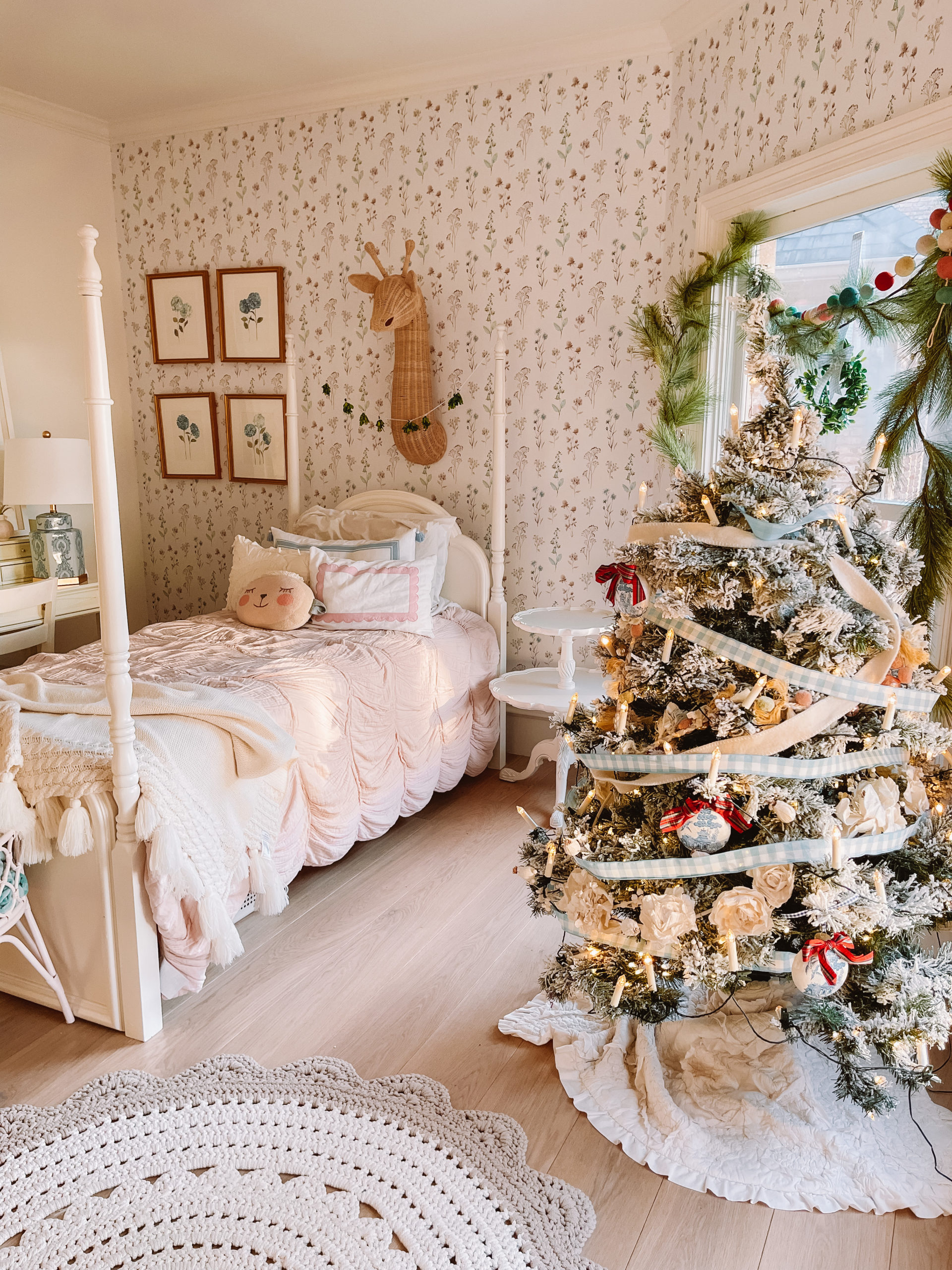 little girls room