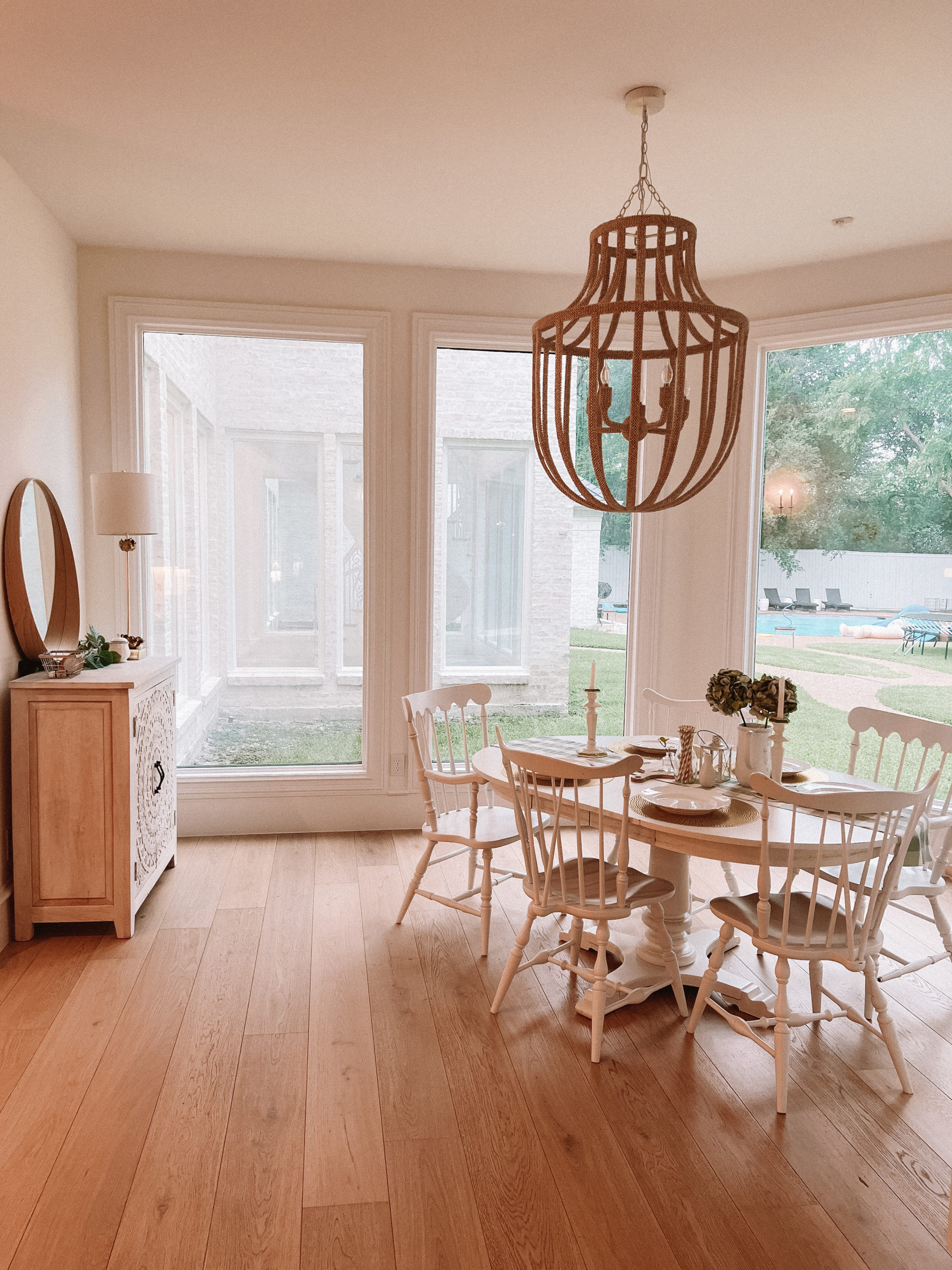 breakfast area in kitchen