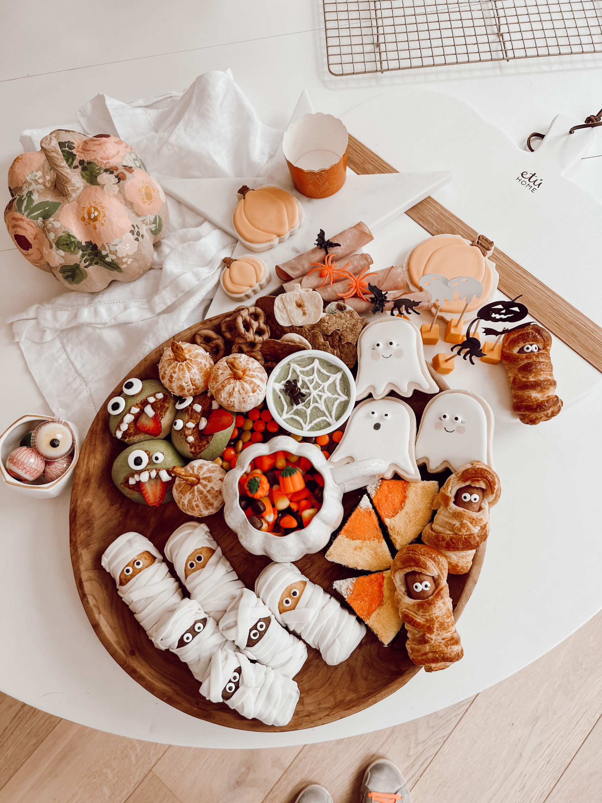 wiegands halloween spooky snack board