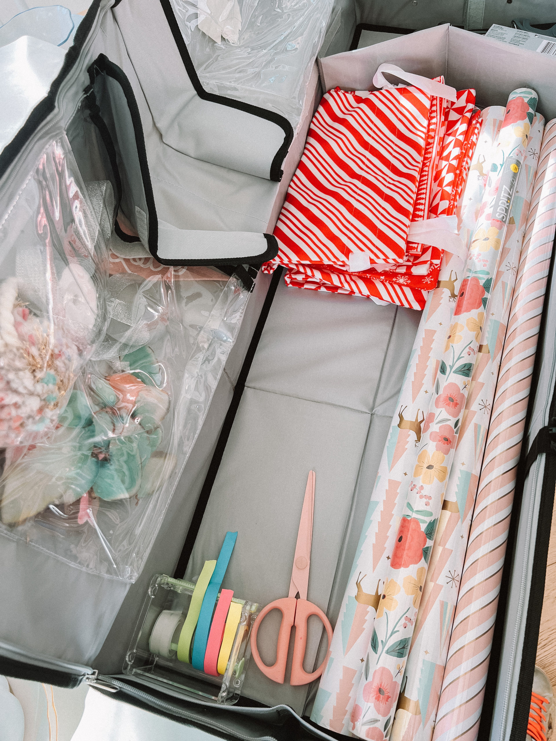 gift wrapping hacks Christmas