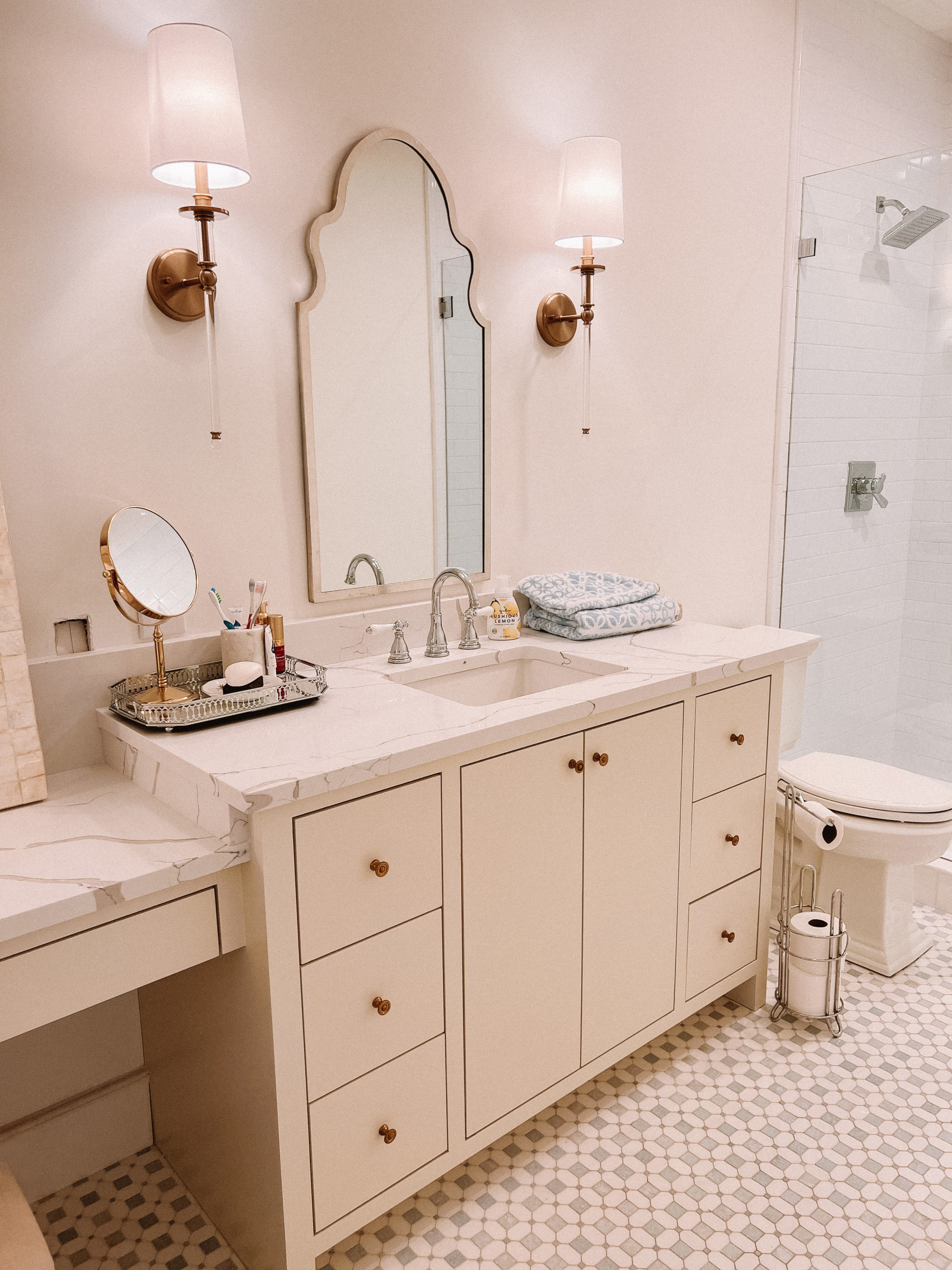girls bathroom design