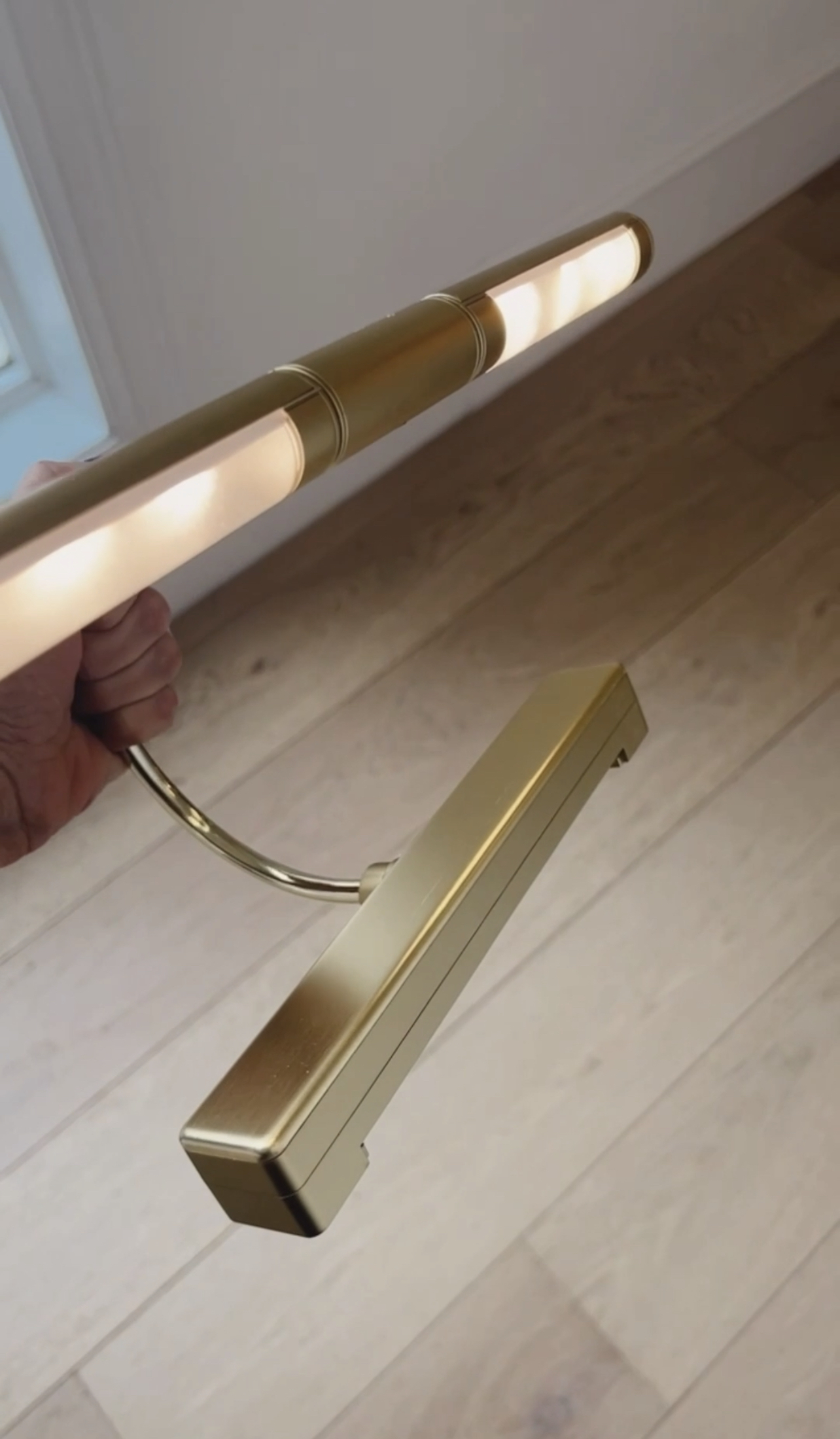 diy wireless picture light