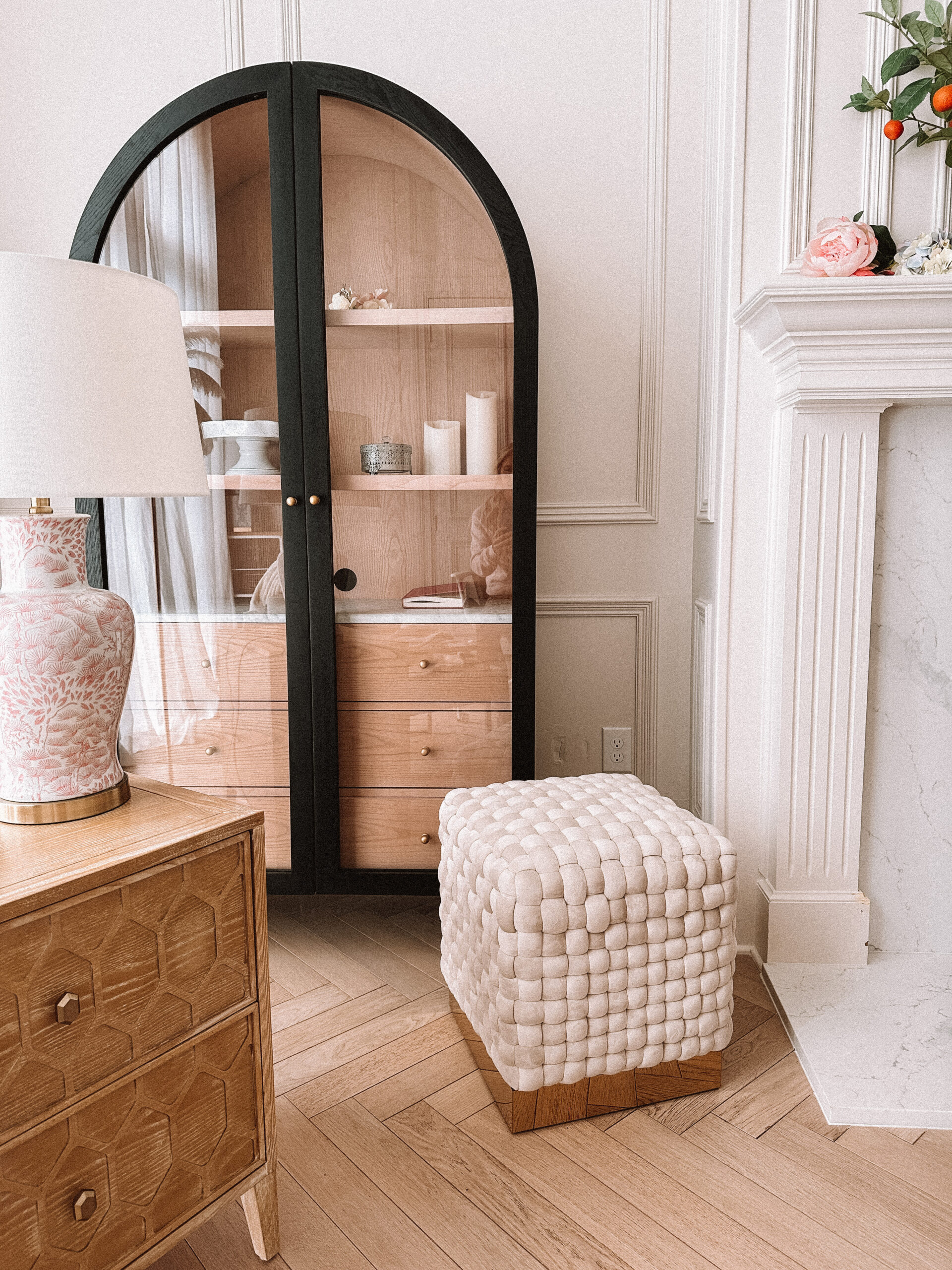 closet organization ideas with vanity